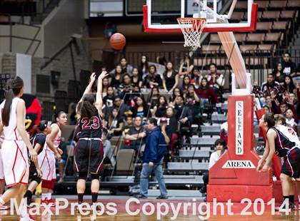 Thumbnail 2 in Lindsay vs Orosi (CIF CS D4 Final) photogallery.