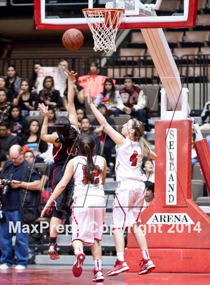 Thumbnail 2 in Lindsay vs Orosi (CIF CS D4 Final) photogallery.