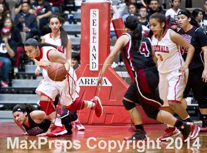 Thumbnail 3 in Lindsay vs Orosi (CIF CS D4 Final) photogallery.