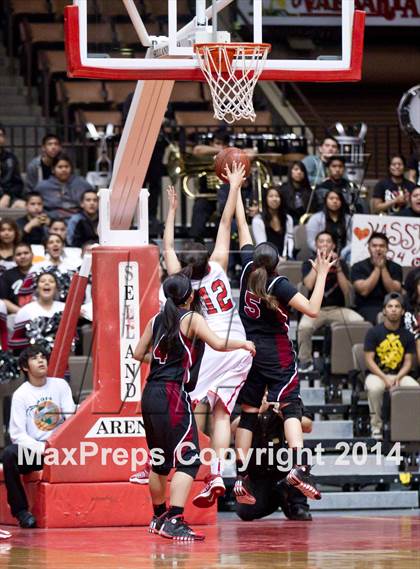 Thumbnail 3 in Lindsay vs Orosi (CIF CS D4 Final) photogallery.