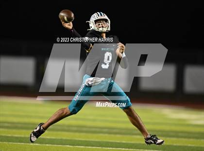 Thumbnail 2 in Lawndale vs Aliso Niguel (CIF SS Division 8 Round 1) photogallery.