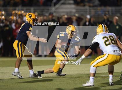 Thumbnail 2 in St. Edward vs. St. Ignatius (OHSAA Division I Region 1 Final) photogallery.