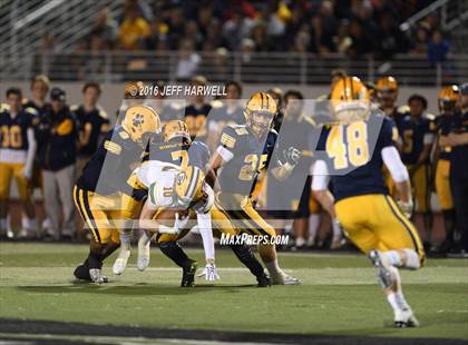 Thumbnail 2 in St. Edward vs. St. Ignatius (OHSAA Division I Region 1 Final) photogallery.
