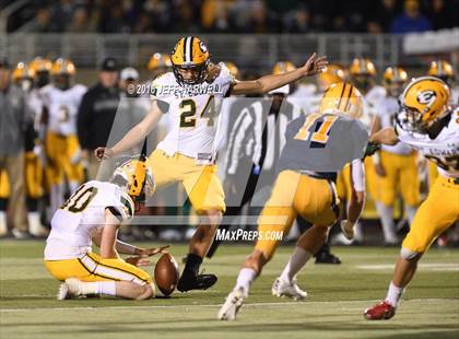 Thumbnail 3 in St. Edward vs. St. Ignatius (OHSAA Division I Region 1 Final) photogallery.