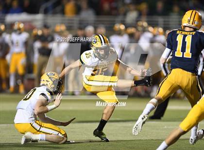 Thumbnail 1 in St. Edward vs. St. Ignatius (OHSAA Division I Region 1 Final) photogallery.