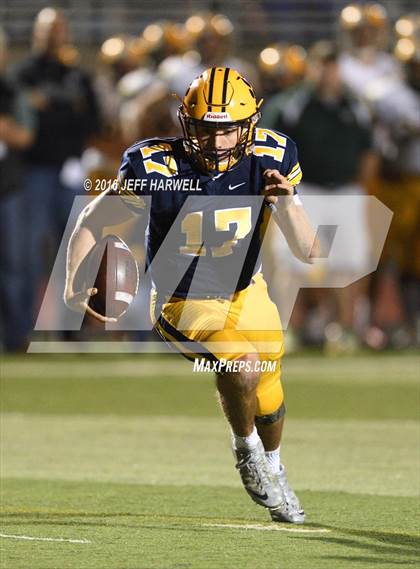 Thumbnail 1 in St. Edward vs. St. Ignatius (OHSAA Division I Region 1 Final) photogallery.