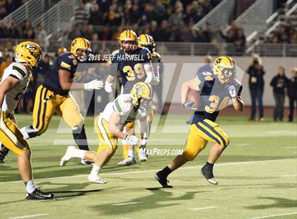 Thumbnail 3 in St. Edward vs. St. Ignatius (OHSAA Division I Region 1 Final) photogallery.