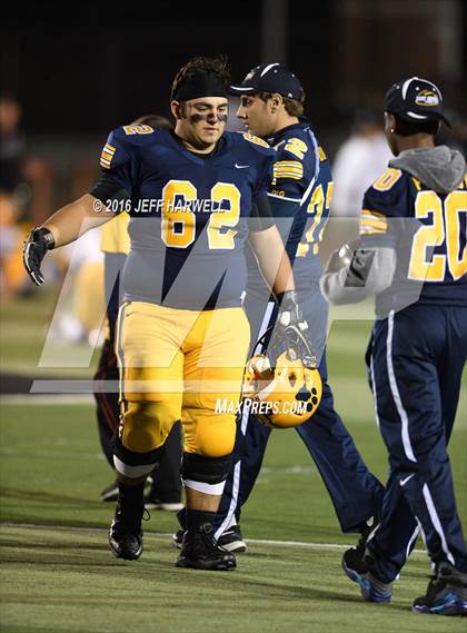 Thumbnail 3 in St. Edward vs. St. Ignatius (OHSAA Division I Region 1 Final) photogallery.