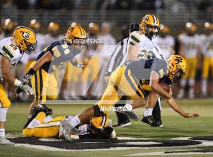 Thumbnail 2 in St. Edward vs. St. Ignatius (OHSAA Division I Region 1 Final) photogallery.