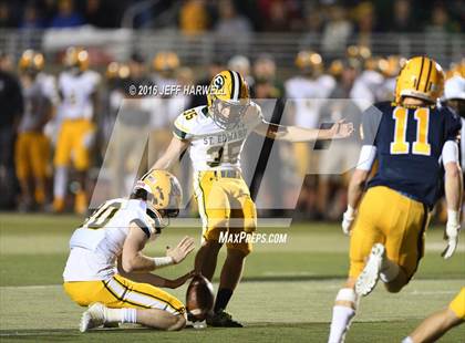 Thumbnail 3 in St. Edward vs. St. Ignatius (OHSAA Division I Region 1 Final) photogallery.