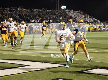 Thumbnail 2 in St. Edward vs. St. Ignatius (OHSAA Division I Region 1 Final) photogallery.