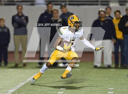 Thumbnail 3 in St. Edward vs. St. Ignatius (OHSAA Division I Region 1 Final) photogallery.