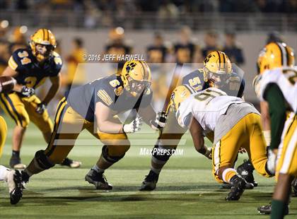 Thumbnail 1 in St. Edward vs. St. Ignatius (OHSAA Division I Region 1 Final) photogallery.
