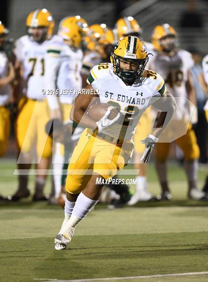 Thumbnail 3 in St. Edward vs. St. Ignatius (OHSAA Division I Region 1 Final) photogallery.