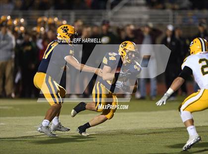Thumbnail 1 in St. Edward vs. St. Ignatius (OHSAA Division I Region 1 Final) photogallery.