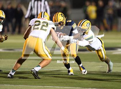 Thumbnail 2 in St. Edward vs. St. Ignatius (OHSAA Division I Region 1 Final) photogallery.