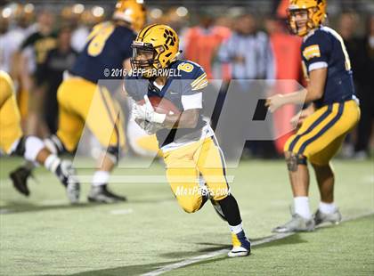 Thumbnail 2 in St. Edward vs. St. Ignatius (OHSAA Division I Region 1 Final) photogallery.