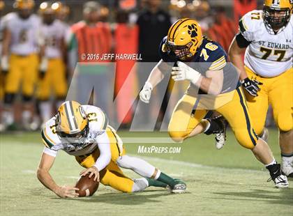 Thumbnail 2 in St. Edward vs. St. Ignatius (OHSAA Division I Region 1 Final) photogallery.