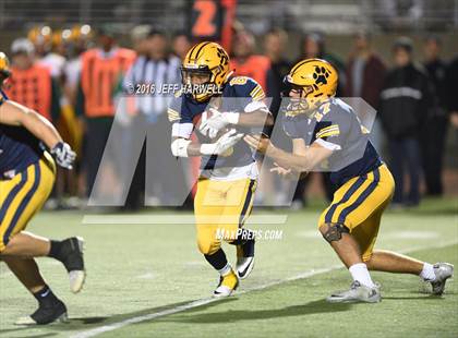 Thumbnail 3 in St. Edward vs. St. Ignatius (OHSAA Division I Region 1 Final) photogallery.