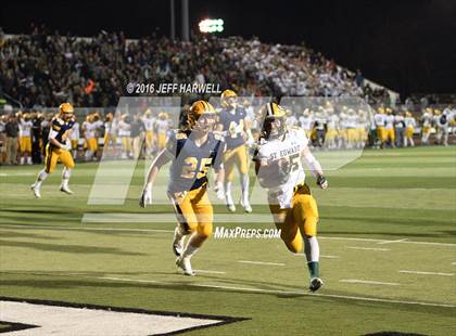 Thumbnail 3 in St. Edward vs. St. Ignatius (OHSAA Division I Region 1 Final) photogallery.