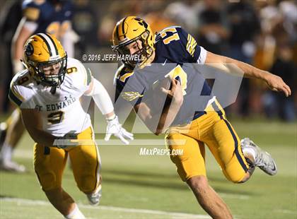Thumbnail 3 in St. Edward vs. St. Ignatius (OHSAA Division I Region 1 Final) photogallery.