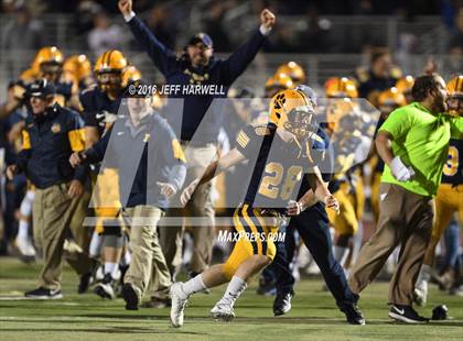 Thumbnail 2 in St. Edward vs. St. Ignatius (OHSAA Division I Region 1 Final) photogallery.