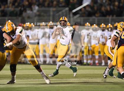 Thumbnail 1 in St. Edward vs. St. Ignatius (OHSAA Division I Region 1 Final) photogallery.
