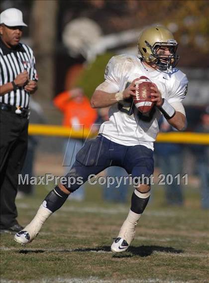 Thumbnail 2 in Notre Dame vs. Mater Dei (IHSA Class 4A Playoffs) photogallery.