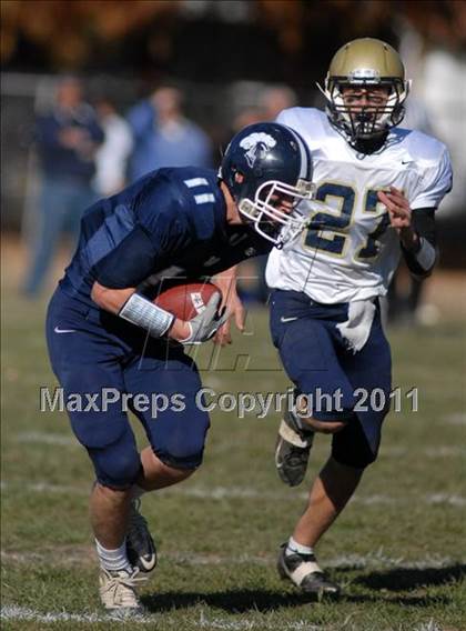 Thumbnail 3 in Notre Dame vs. Mater Dei (IHSA Class 4A Playoffs) photogallery.