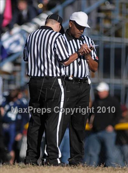 Thumbnail 1 in Notre Dame vs. Mater Dei (IHSA Class 4A Playoffs) photogallery.