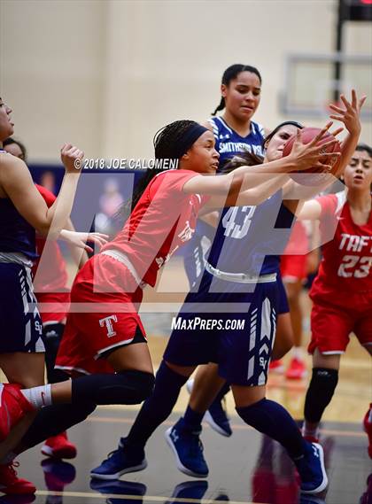 Thumbnail 1 in Taft [William H.] vs Smithson Valley (Class 6A Bi District) photogallery.