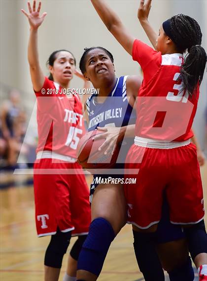 Thumbnail 3 in Taft [William H.] vs Smithson Valley (Class 6A Bi District) photogallery.