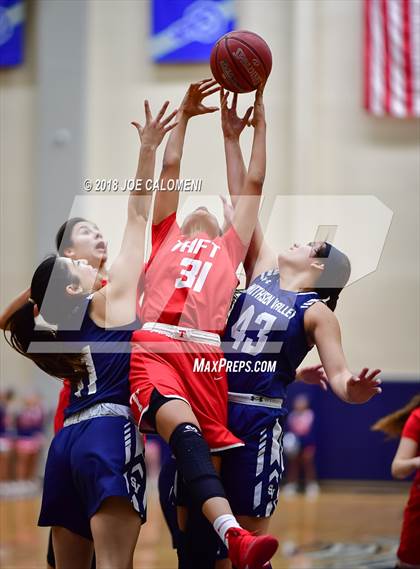 Thumbnail 1 in Taft [William H.] vs Smithson Valley (Class 6A Bi District) photogallery.