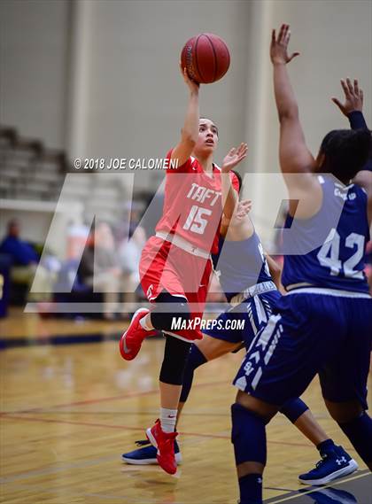Thumbnail 2 in Taft [William H.] vs Smithson Valley (Class 6A Bi District) photogallery.