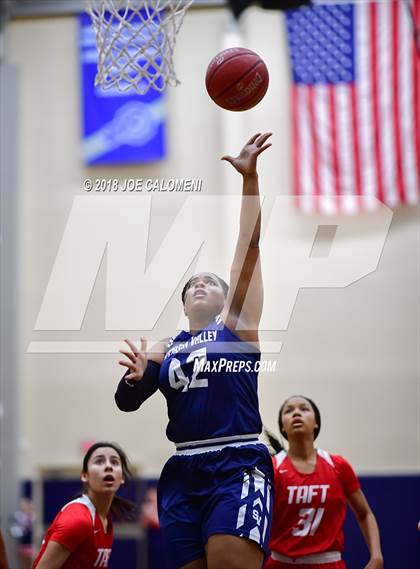 Thumbnail 1 in Taft [William H.] vs Smithson Valley (Class 6A Bi District) photogallery.
