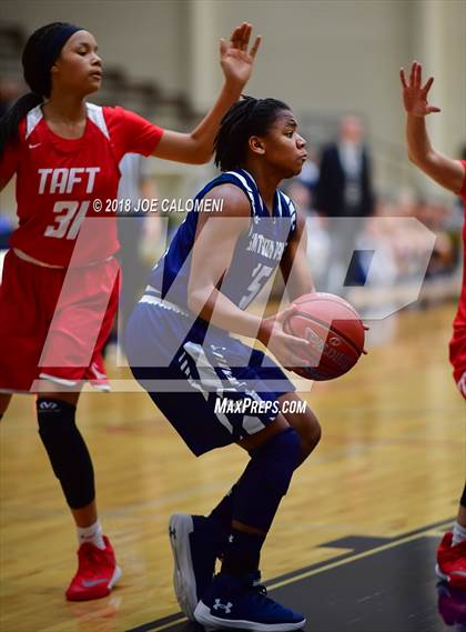 Thumbnail 2 in Taft [William H.] vs Smithson Valley (Class 6A Bi District) photogallery.
