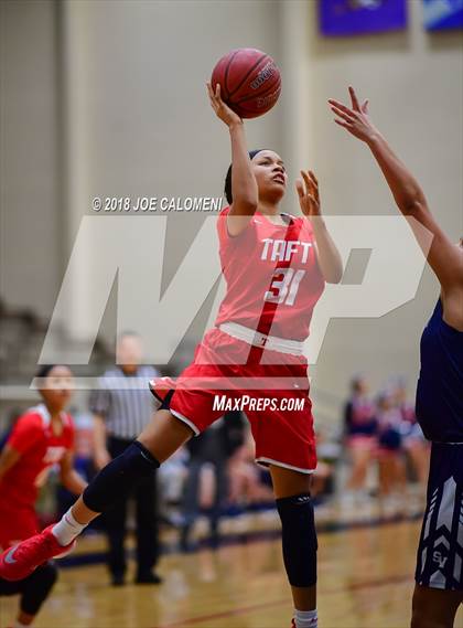 Thumbnail 2 in Taft [William H.] vs Smithson Valley (Class 6A Bi District) photogallery.