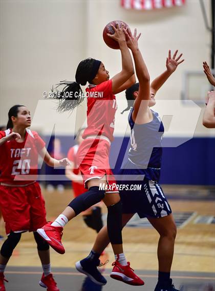 Thumbnail 2 in Taft [William H.] vs Smithson Valley (Class 6A Bi District) photogallery.