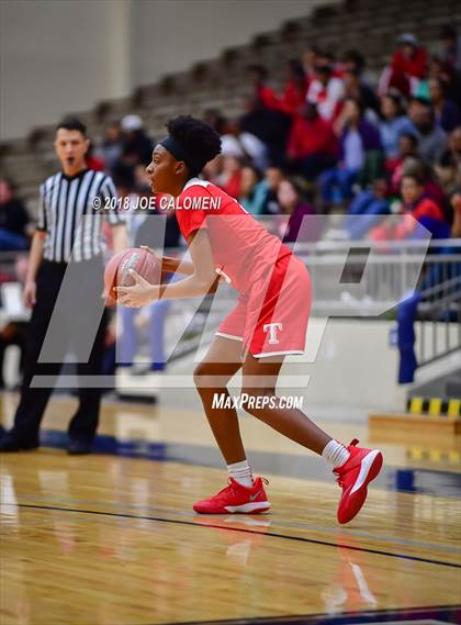 Thumbnail 1 in Taft [William H.] vs Smithson Valley (Class 6A Bi District) photogallery.