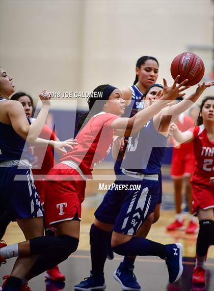 Thumbnail 3 in Taft [William H.] vs Smithson Valley (Class 6A Bi District) photogallery.