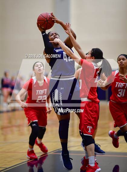 Thumbnail 1 in Taft [William H.] vs Smithson Valley (Class 6A Bi District) photogallery.