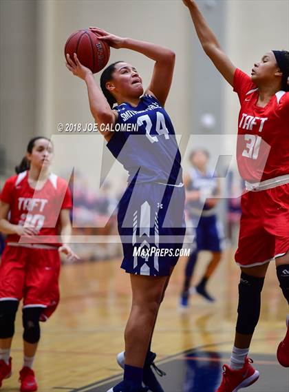Thumbnail 3 in Taft [William H.] vs Smithson Valley (Class 6A Bi District) photogallery.