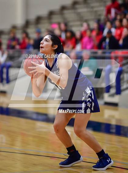 Thumbnail 3 in Taft [William H.] vs Smithson Valley (Class 6A Bi District) photogallery.