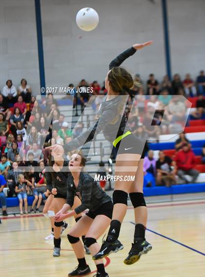 Thumbnail 3 in St. Michael vs. Mogollon (AIA 1A Final) photogallery.
