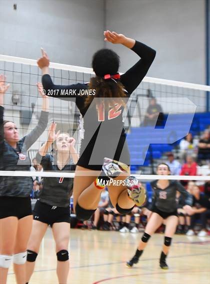 Thumbnail 2 in St. Michael vs. Mogollon (AIA 1A Final) photogallery.