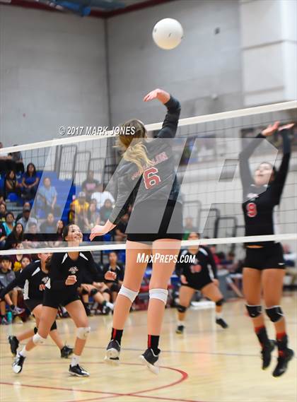 Thumbnail 2 in St. Michael vs. Mogollon (AIA 1A Final) photogallery.