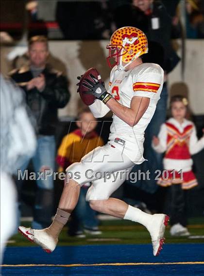 Thumbnail 1 in Mater Dei vs. Mission Viejo (CIF SS Playoffs) photogallery.