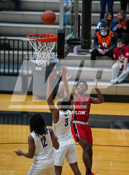 Thumbnail 1 in Terre Haute South Vigo vs. Brownsburg (Sectional Semifinal) photogallery.