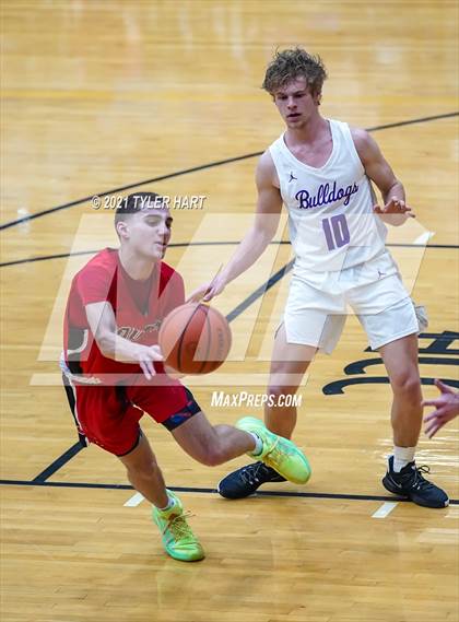 Thumbnail 2 in Terre Haute South Vigo vs. Brownsburg (Sectional Semifinal) photogallery.