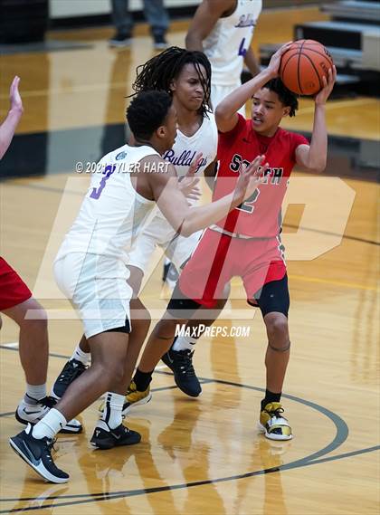 Thumbnail 2 in Terre Haute South Vigo vs. Brownsburg (Sectional Semifinal) photogallery.